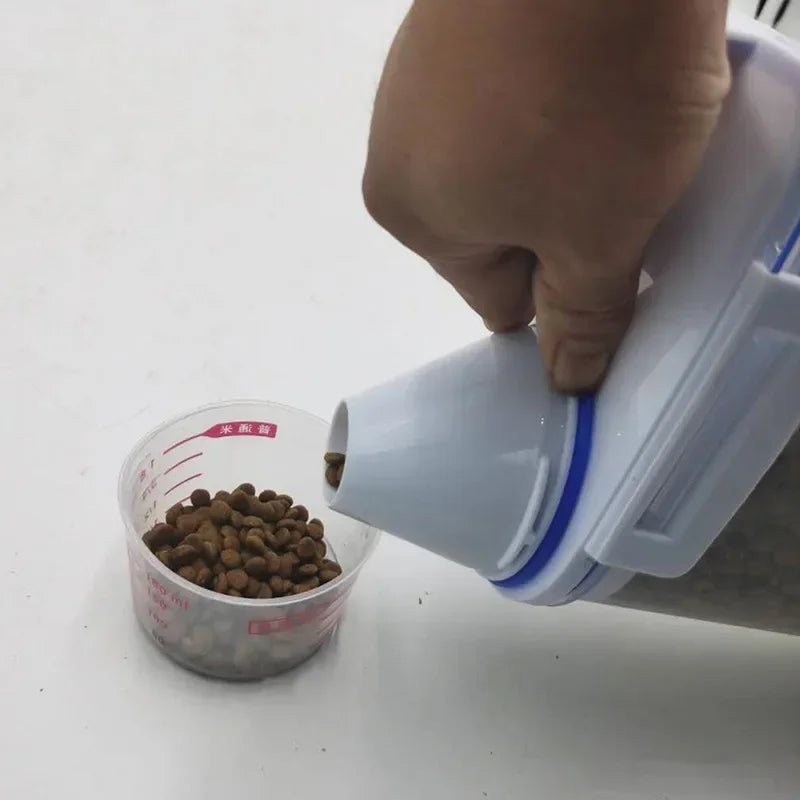 Chic Pet Food Vault
